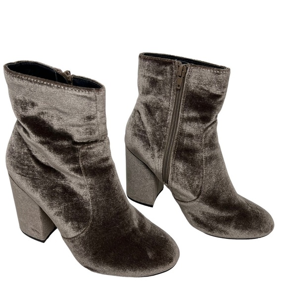 Steve Madden Adalyn Velour Booties Size 8M Brown Ankle Dress Boots Covered Heel - Picture 1 of 13